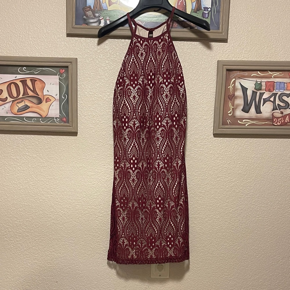 Chic Maroon Lace Backless Dress